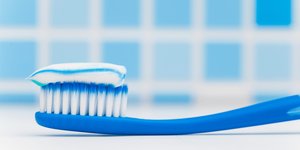 Zahnpasta für Kinder – die wichtigsten Inhaltstoffe auf einen Blick